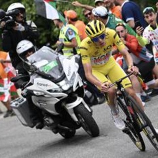 Tour de France, oggi tappa 15 con salite per Pogacar: orario e diretta tv
