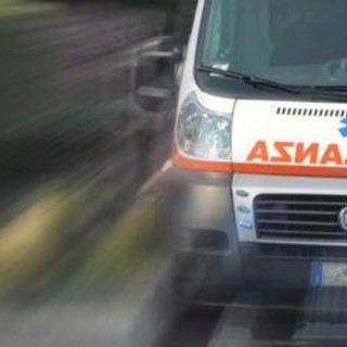 Roma, apre porta ascensore in clinica e precipita nel vuoto: grave 29enne