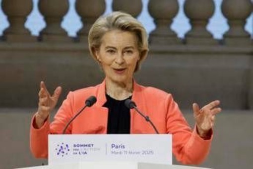 Intelligenza artificiale, Von der Leyen lancia il piano Ue: vale 200 miliardi